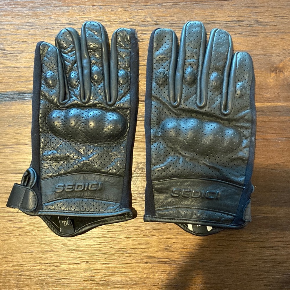 Sedici Black Pure Leather Biking Gloves